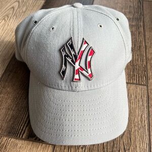 New Era Light Gray Yankees fitted hat